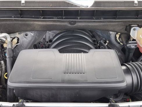 Used 2023 Chevrolet Tahoe Premier AWD/4WD image 32