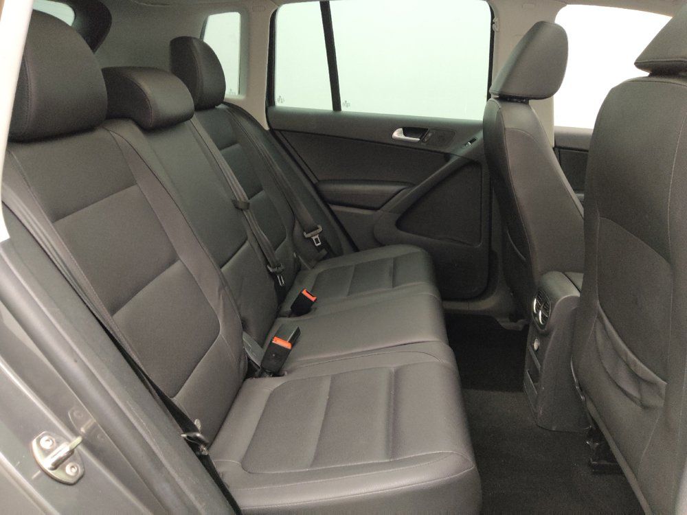 Used 2015 Volkswagen Tiguan SEL FWD image 19