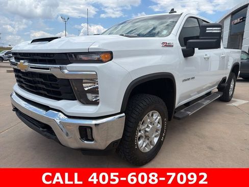 Used 2025 Chevrolet Silverado 2500 LT AWD/4WD image 7