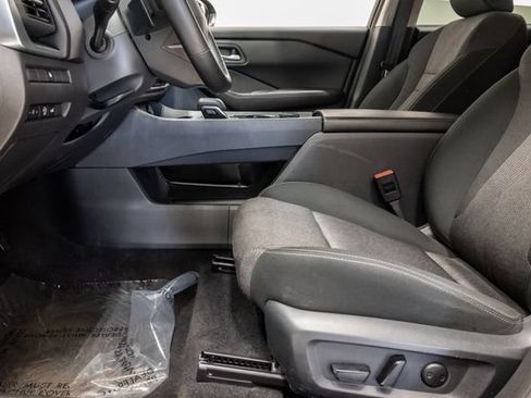Used 2025 Nissan Rogue SV AWD/4WD image 11
