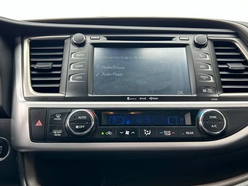 Used 2019 Toyota Highlander XLE AWD/4WD image 49