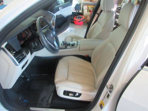 Used 2022 BMW X5 xDrive45e AWD/4WD image 8
