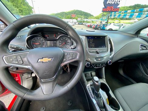 Used 2019 Chevrolet Cruze LT w/ LT Fleet Convenience Package FWD image 19