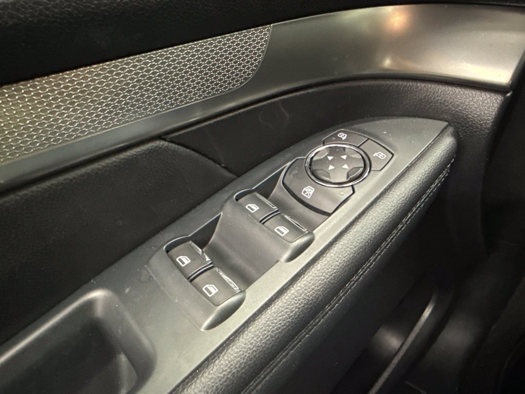 Used 2019 Ford Explorer XLT w/ Equipment Group 202A FWD image 19
