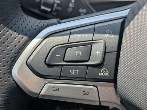 New 2026 Volkswagen Tiguan SE R-Line FWD image 29