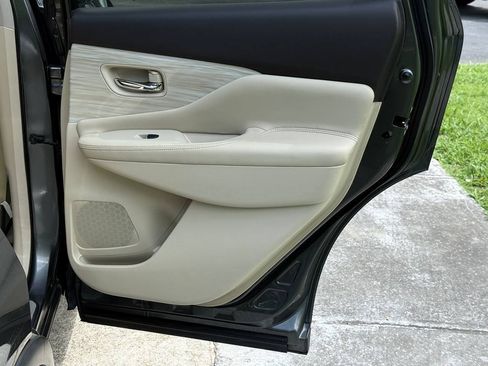 Used 2016 Nissan Murano Platinum w/ Platinum Technology Package FWD image 30