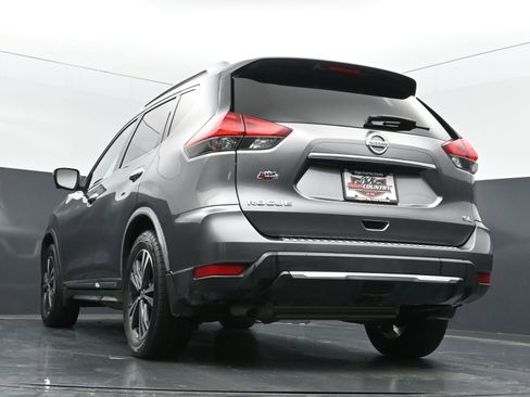 Used 2017 Nissan Rogue SL w/ SL Premium Package FWD image 39