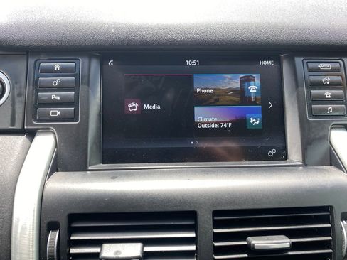 Used 2017 Land Rover Discovery Sport SE AWD/4WD image 16