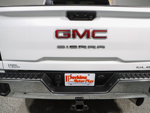 Used 2021 GMC Sierra 2500 SLE w/ SLE Value Package; AWD/4WD image 8
