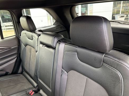 Used 2023 Jeep Grand Cherokee Altitude AWD/4WD image 18