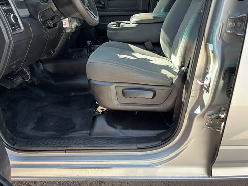 Used 2018 RAM 2500 Tradesman w/ Chrome Appearance Group AWD/4WD image 13