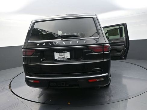 Used 2024 Jeep Wagoneer L Series II w/ Flexible Seating Group AWD/4WD image 35