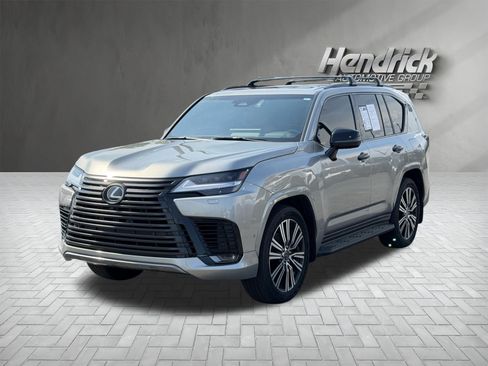 Used 2026 Lexus LX 700h Luxury w/ Appearance Package AWD/4WD image 5