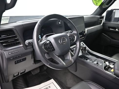 Used 2024 Lexus GX 550 w/ Accessory Package (31) AWD/4WD image 14