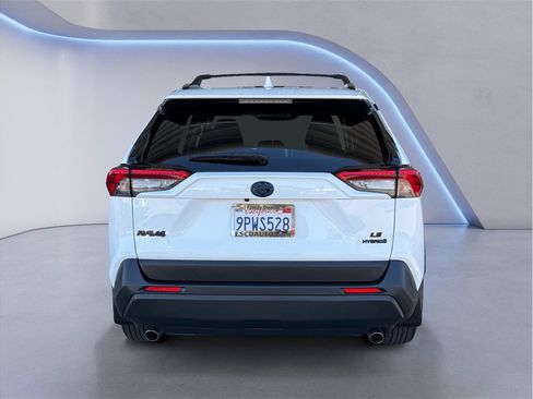 Used 2024 Toyota RAV4 LE AWD/4WD image 5