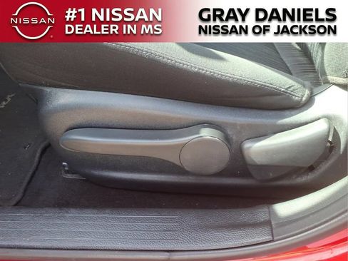 Used 2018 Nissan Sentra SV FWD image 11