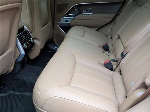 New 2026 Land Rover Range Rover SE image 17