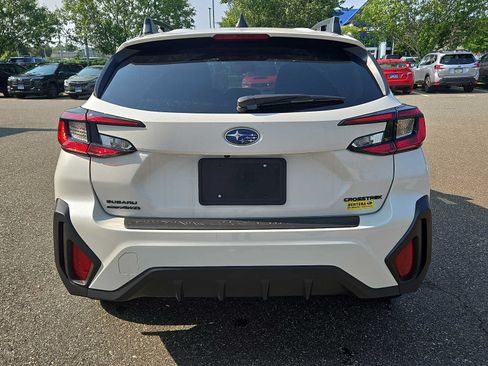 Used 2026 Subaru Crosstrek 2.5i Premium AWD/4WD image 5
