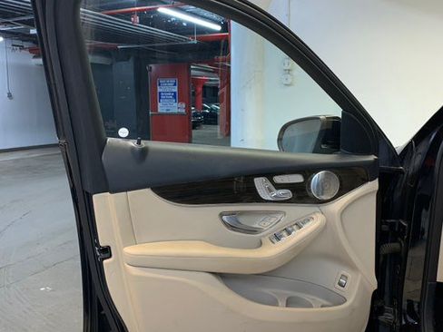 Used 2016 Mercedes-Benz GLC 300 4MATIC image 12