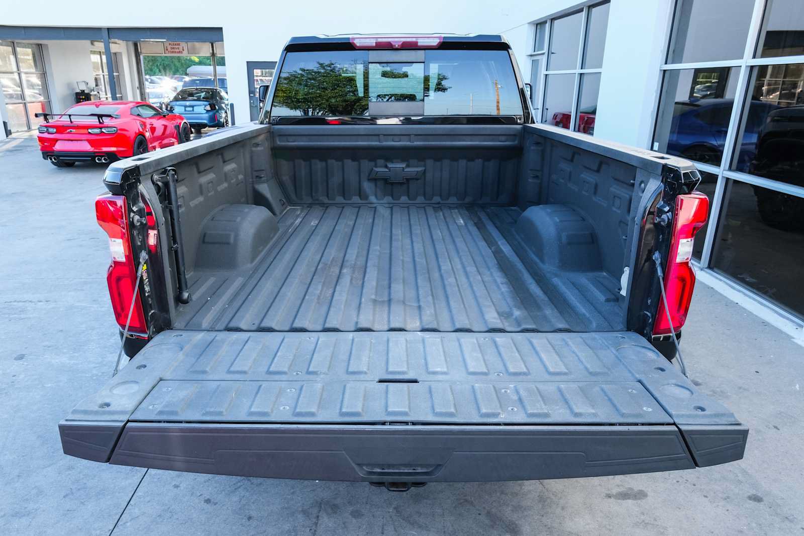 Used 2022 Chevrolet Silverado 2500 LTZ w/ LTZ Plus Package AWD/4WD image 57
