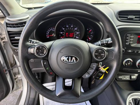 Used 2015 Kia Soul FWD image 17