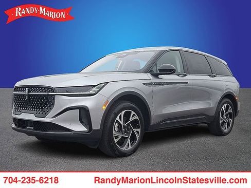New 2026 Lincoln Nautilus Premier w/ Jet Appearance Package AWD/4WD image 1