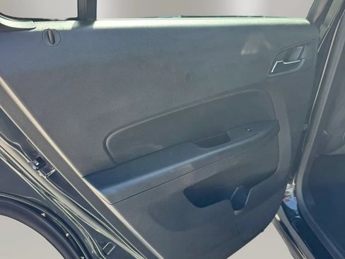 Used 2015 Chevrolet Equinox LS AWD/4WD image 14