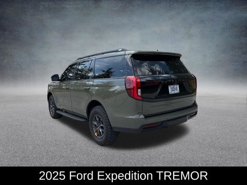 Used 2025 Ford Expedition Tremor AWD/4WD image 3