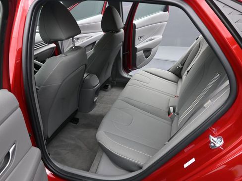 Certified 2025 Hyundai Elantra Sport image 17