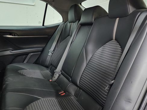 Used 2022 Toyota Camry SE image 17