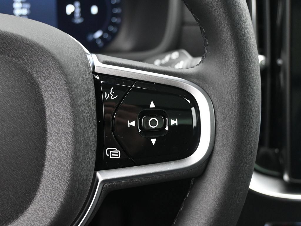 New 2026 Volvo XC90 B6 Plus w/ Protection Package AWD/4WD image 10