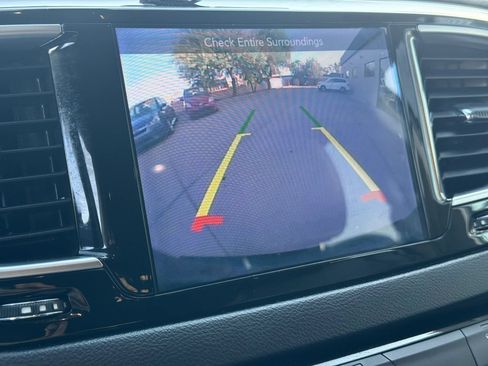 Used 2017 Chrysler Pacifica Touring-L Plus FWD image 20