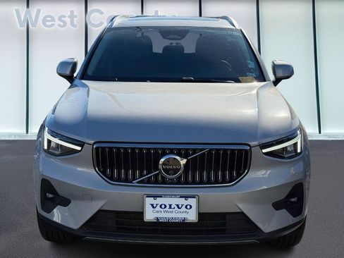 Certified 2025 Volvo XC40 B5 Plus image 10
