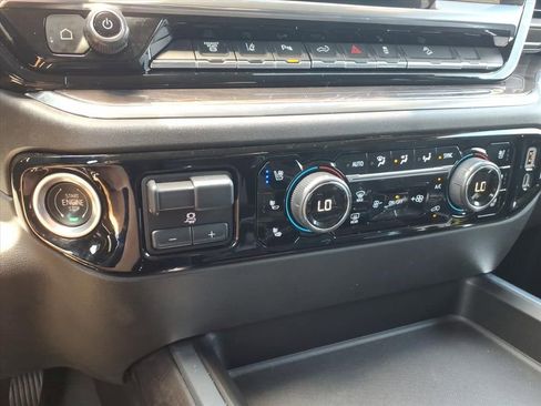 Used 2024 Chevrolet Silverado 2500 LTZ w/ LTZ Premium Package AWD/4WD image 27
