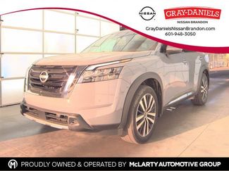 Used 2024 Nissan Pathfinder Platinum w/ Cargo Package AWD/4WD video 1