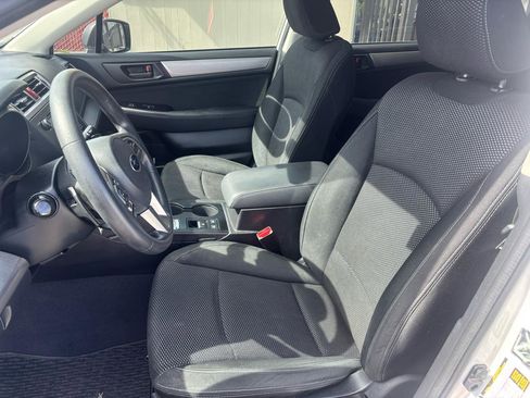 Used 2017 Subaru Outback 2.5i image 4
