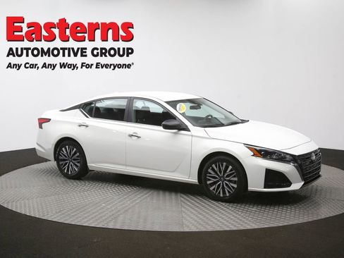 Used 2025 Nissan Altima 2.5 SV FWD image 47