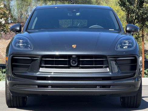 Used 2025 Porsche Macan image 10