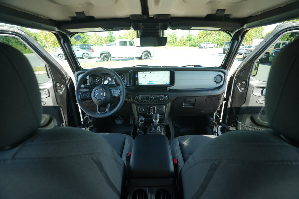 Used 2024 Jeep Gladiator Sport AWD/4WD image 25