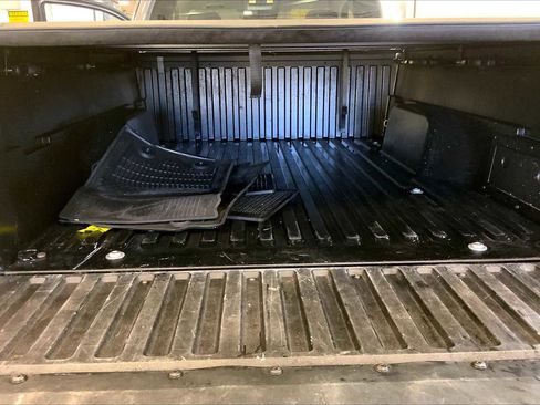 Used 2022 Toyota Tacoma SR image 32