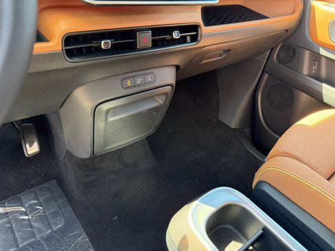 New 2025 Volkswagen ID. Buzz Pro S Plus image 13