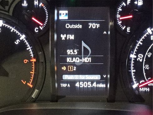 Certified 2022 Toyota 4Runner SR5 Premium image 24