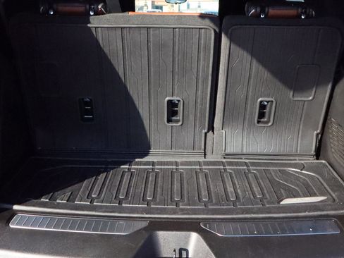 Certified 2024 GMC Yukon Denali Ultimate image 16