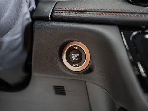 New 2026 Chrysler Pacifica Pinnacle image 23