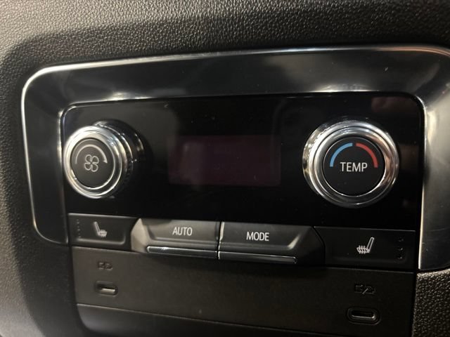 Used 2025 GMC Yukon AT4 AWD/4WD image 23