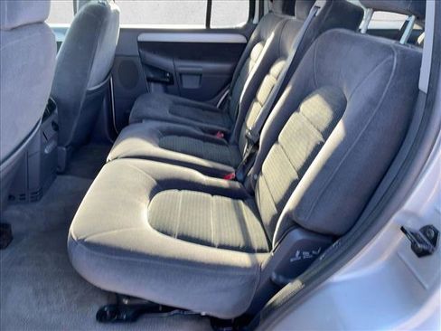Used 2003 Ford Explorer XLT image 19