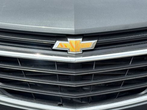 Used 2020 Chevrolet Equinox LS AWD/4WD image 45