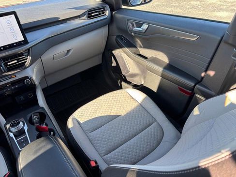 Used 2023 Ford Escape Active w/ Tech Pack #2 AWD/4WD image 16