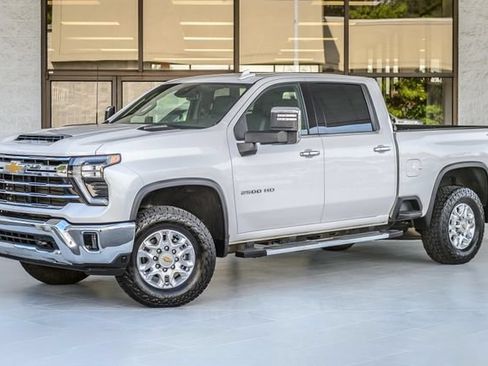 Used 2024 Chevrolet Silverado 2500 LTZ AWD/4WD image 2