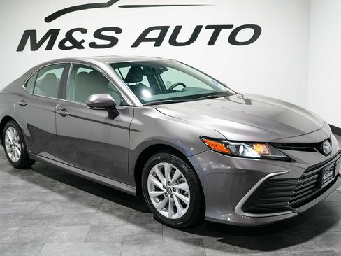 Used 2024 Toyota Camry LE w/ Convenience Package FWD image 7